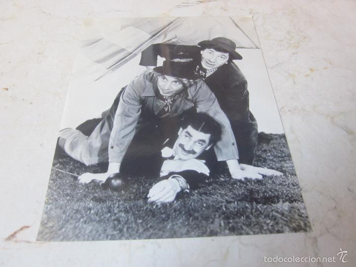 Cine: FOTO GRANDE LOS HERMANOS MARX - 25 x 20 CM