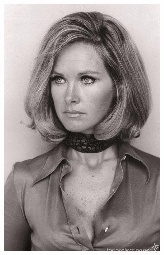 sexy wanda ventham actress pin up postcard - pu - Buy Photos and ...