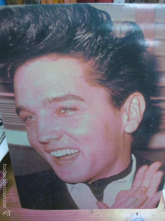 Cine: AA 354 ELVIS PRESLEY. ILLUMINATIONS 3 + LTD. PRINTED IN ENGLAND. 40 X 30 CMS.