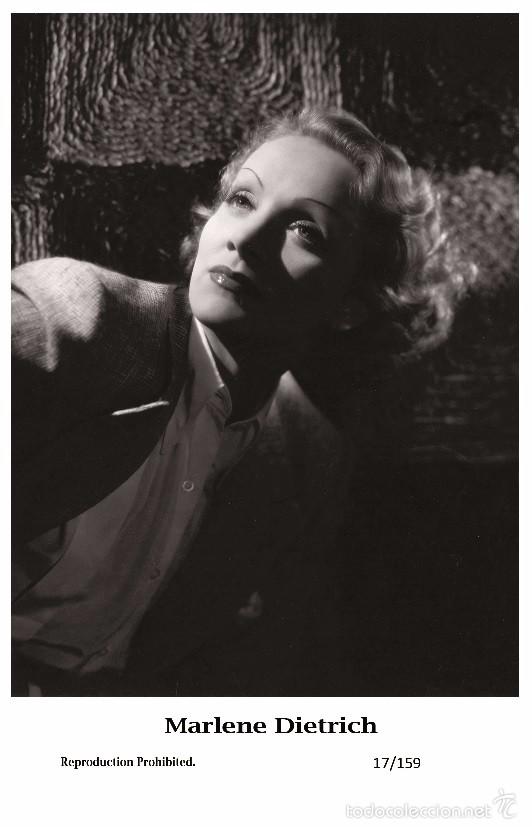 Cine: MARLENE DIETRICH - FILM STAR PIN UP PHOTO POSTCARD- PUBLISHER SWIFTSURE 2000 (17/159)
