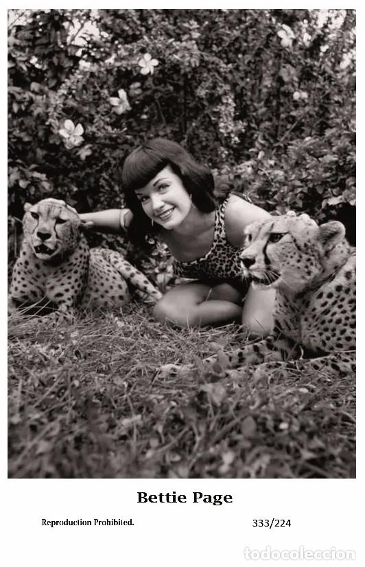 Cine: BETTIE PAGE - Film star Pin Up PHOTO POSTCARD- Publisher Swiftsure 2000 (333/224)