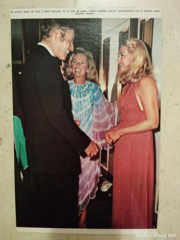 Cine: ANTIGUO RECORTE DE PRENSA -10*15- CHARLTON HESTON - ETHEL KENNEDY