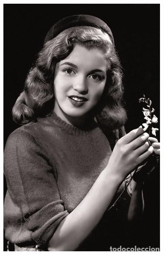 Cine: Sexy MARILYN MONROE actress PIN UP PHOTO postcard - Publisher RWP 2003 (78)