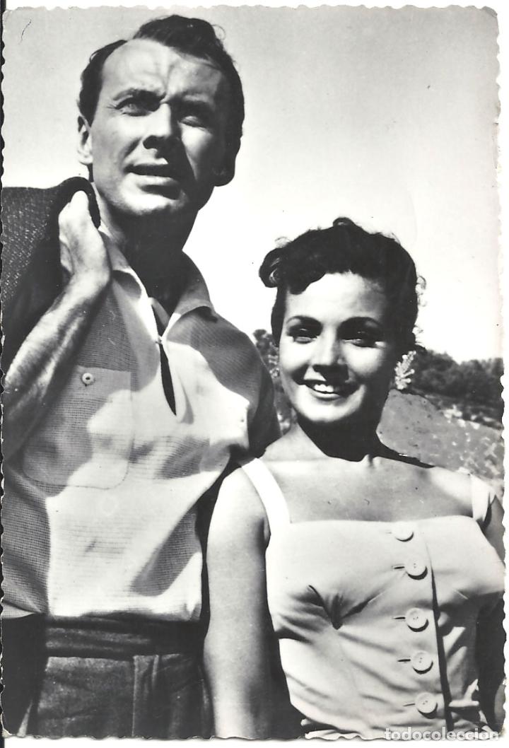 Cine: F25595 CARMEN SEVILLA RICHARD KILEY FOTO POSTAL B/N ORIGINAL ESPA&Ntilde;OLA