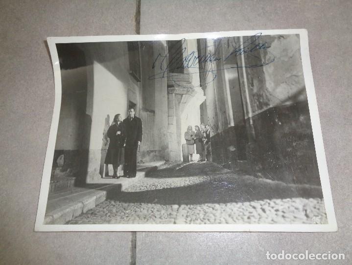 Cine: FOTO ORIGINAL FIRMADA POR CARMEN SEVILLA EN SU PELICULA EL DESEO Y EL AMOR - 1951 - TAMA&Ntilde;O: 24*18 CM