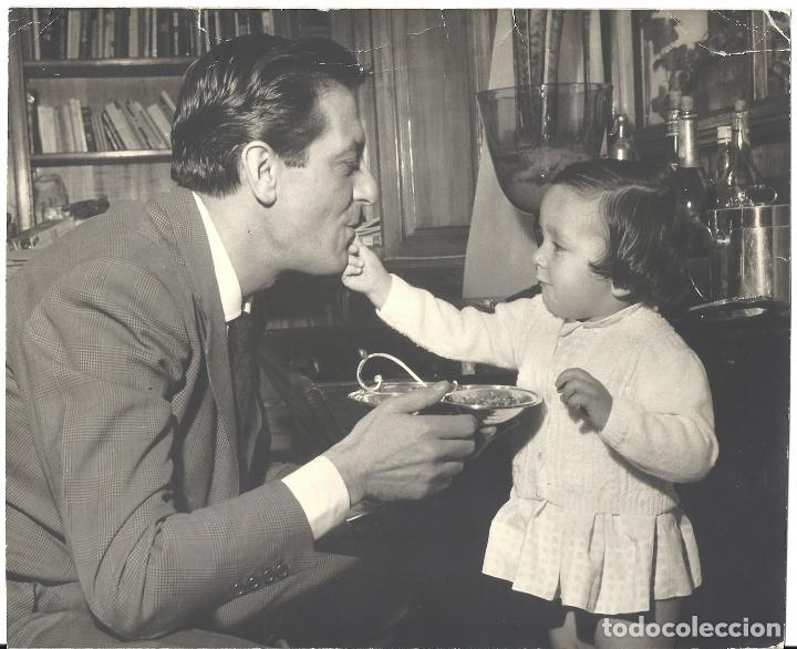 Cinema: F26294 ALBERTO CLOSAS E HIJA ALEJANDRINA  FOTO B/N ORIGINAL PRENSA FOTOGRAFO ALFREDO