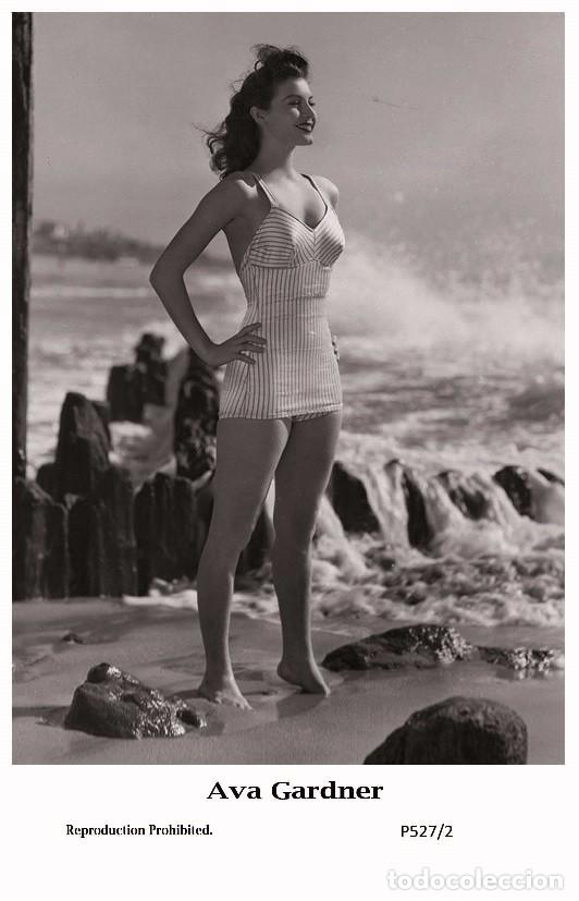 Cine: AVA GARDNER - Film star Pin Up PHOTO POSTCARD- Publisher Swiftsure 2000 (P527/2)