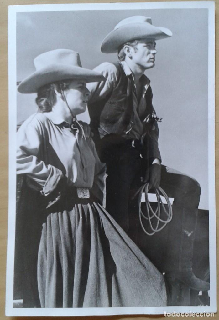 Cine: GIGANTE. FOTO 12X18. JAMES DEAN, MERCEDES MACCAMBRIDGE