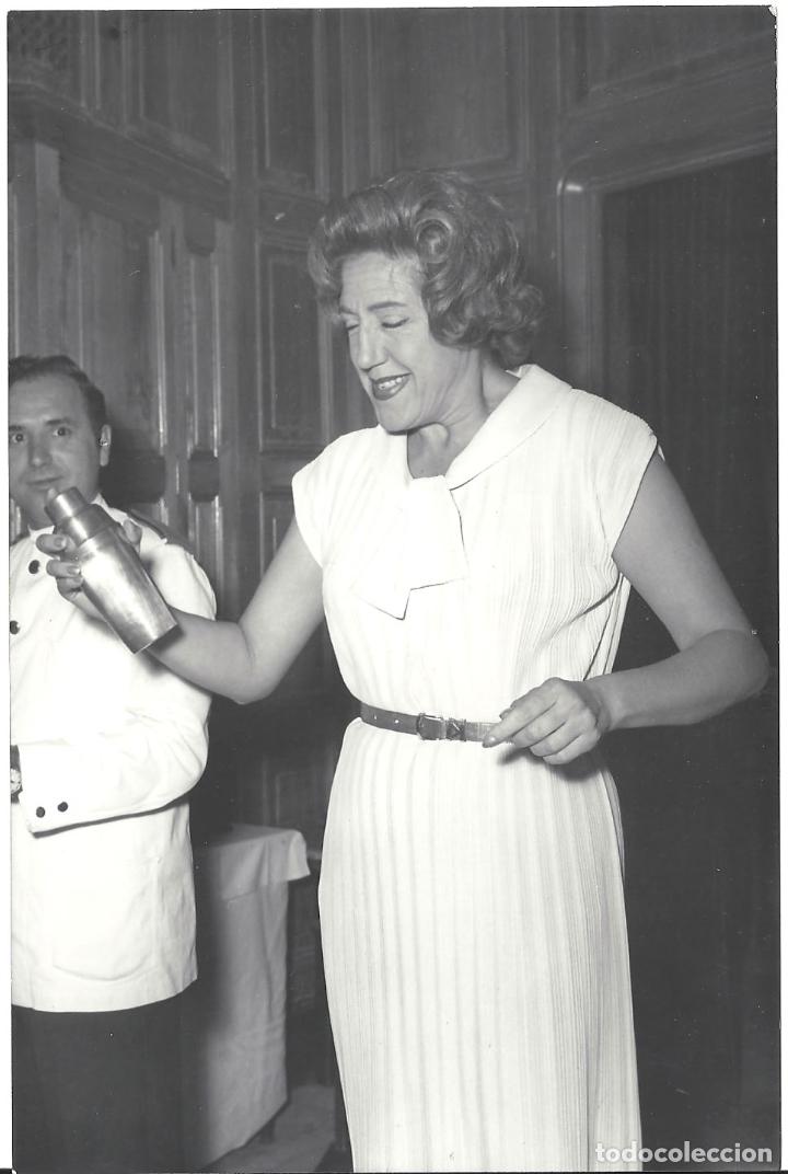 Cinema: F26869 MARY SANTPERE COCKTAIL FOTO B/N ORIGINAL PRENSA FOTOGRAFO MONTOYA