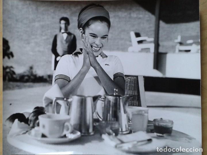 Cine: GERALDINE CHAPLIN. SECUESTRO BAJO EL SOL. FOTO 20X26.