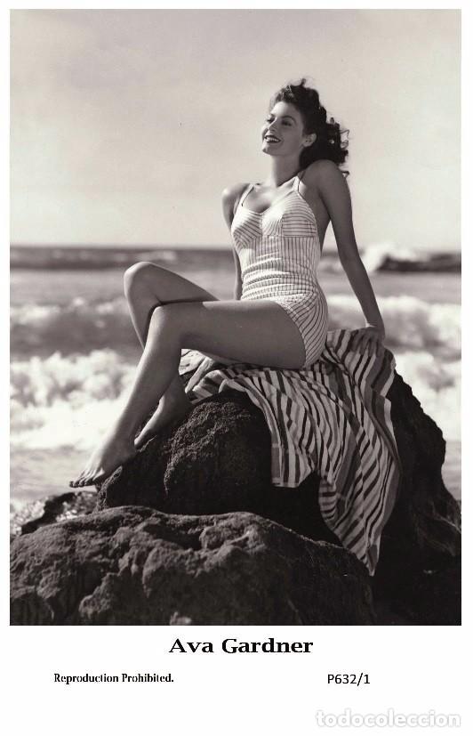 Cine: AVA GARDNER - Film star Pin Up PHOTO POSTCARD- Publisher Swiftsure 2000 (P632/1)