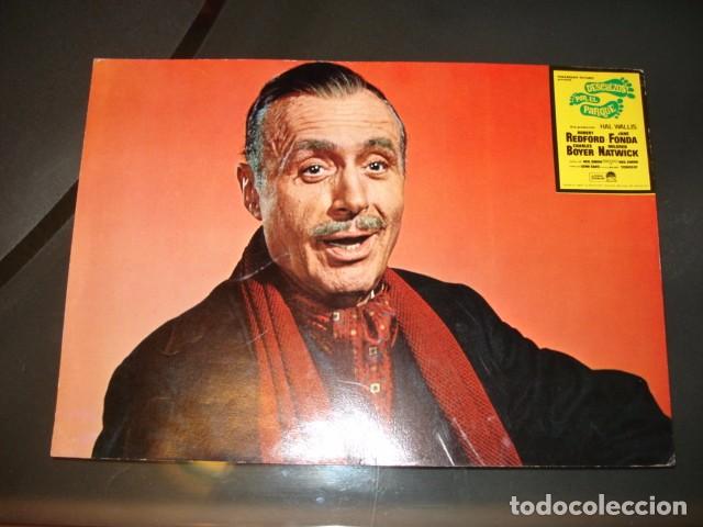Kino: Fotocromo de Descalzos por el parque, 1967, con Charles Boyer, muy buen estado