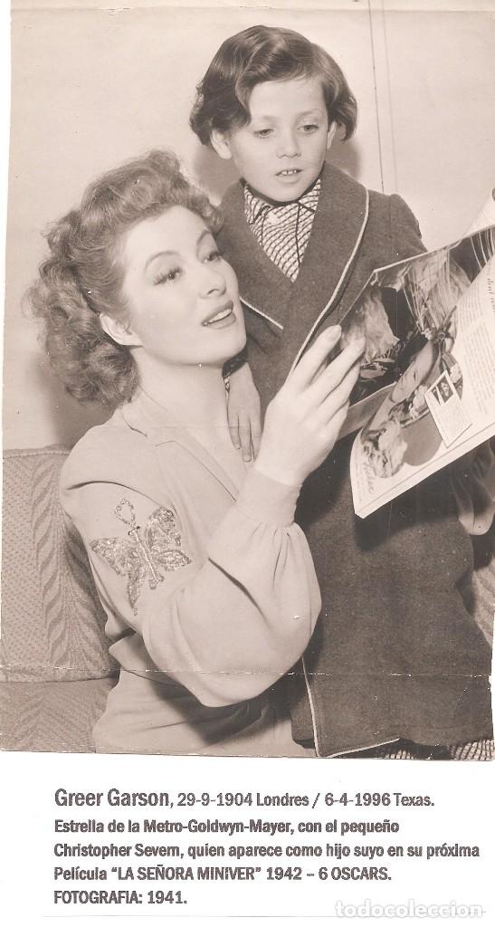 Cin&eacute;ma: Fotografia de GREER GARSON -en el rodaje de LA SE&Ntilde;ORA MINIVER - ORIGINAL 1942