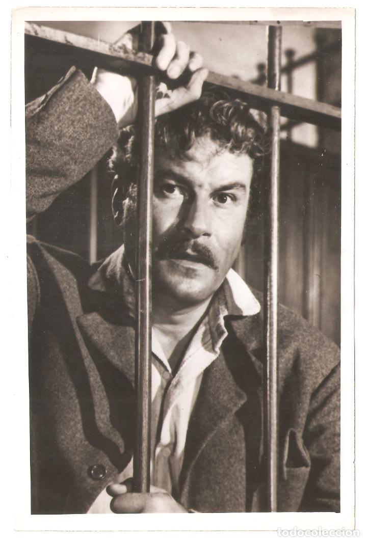 Kino: Amadeo Nazzari. Foto de la pelicula El Bandido Calabres. 12 x 17,50 cm. Suevia Films. Vell i Bell.