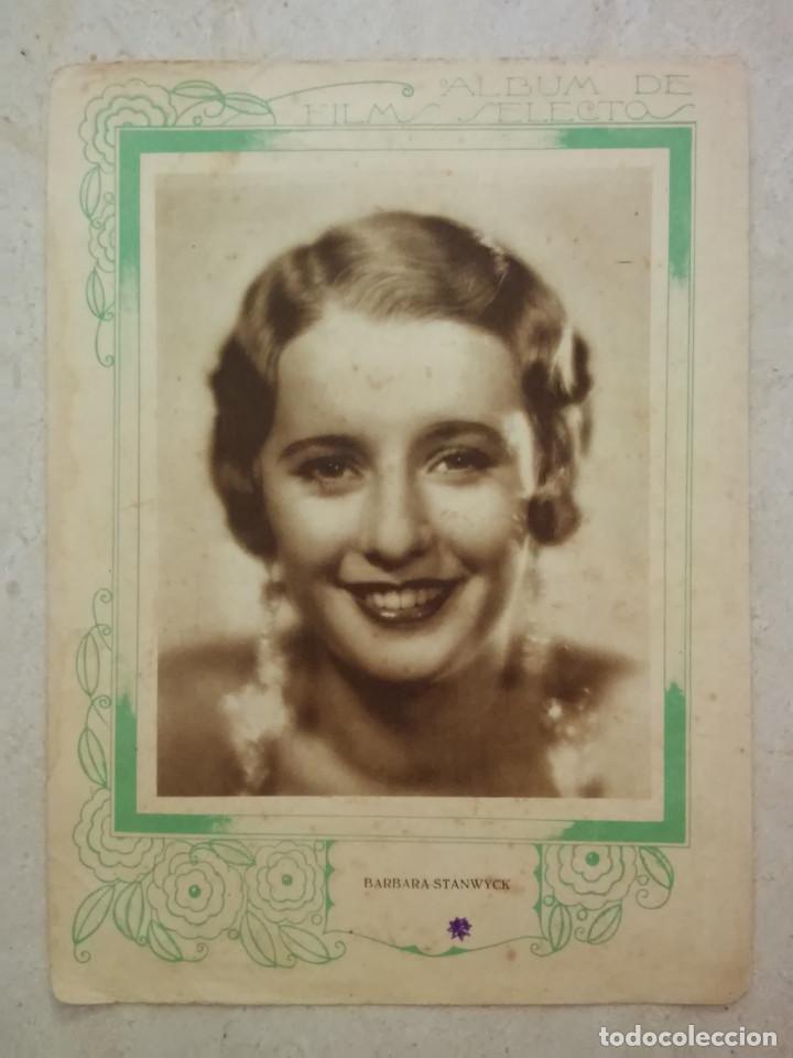 Kino: ANTIGUA FICHA COLECCIONABLE -A4- Barbara Stanwyck - ALBUM - DETRAS FOTO DE JOHN DARROW