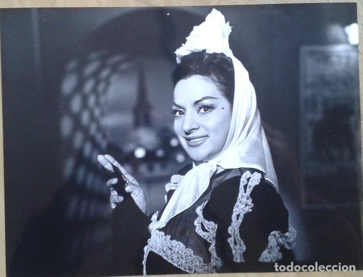 Cine: LOLA FLORES. DE COLOR MORENO