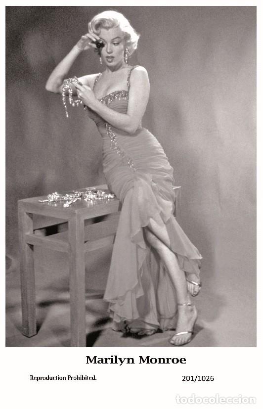 Cine: MARILYN MONROE - Film star Pin Up PHOTO POSTCARD - 201-1026 Swiftsure Postcard
