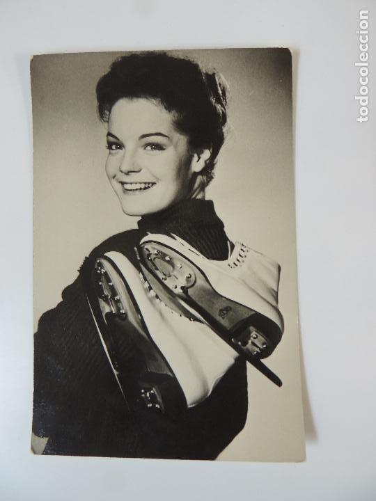 Cine: romy schneider - postal original b/n -  ice skates - archivo bermejo