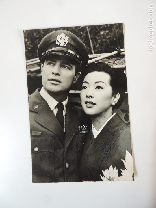 Cine: marlon brando miiko taka - postal original b/n - sayonara