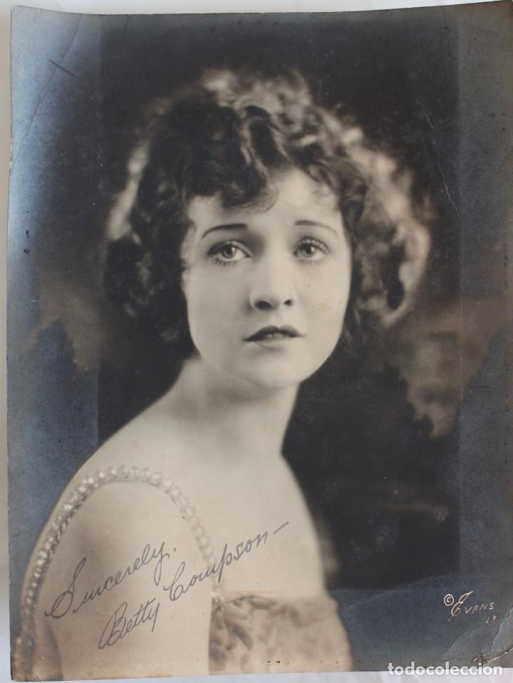 Cine: FOTO DE BETTY COMPSON FIRMADA POR LA ACTRIZ -FOTOGRAFO -  EVANS 24 cm x 18 ,5 cm.