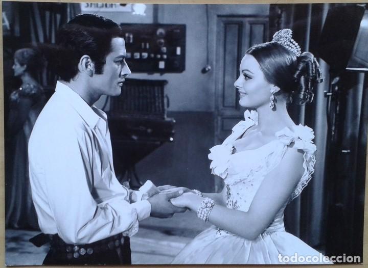 Cine: AMOR EN EL AIRE. ROC&Iacute;O D&Uacute;RCAL, PALITO ORTEGA