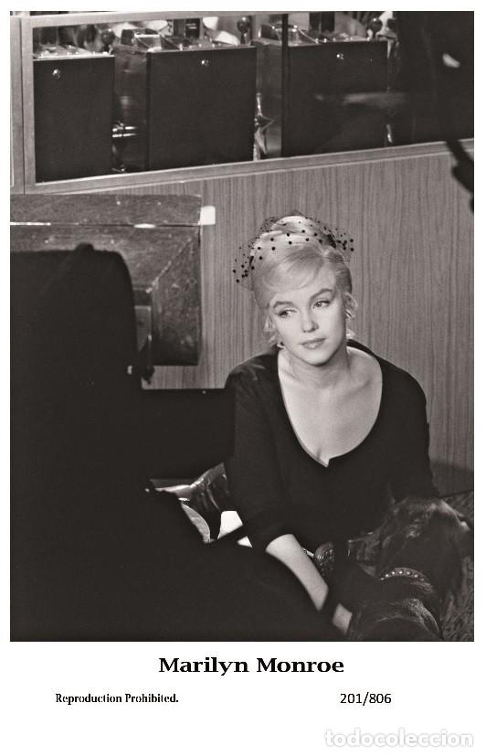Cine: MARILYN MONROE - Film star Pin Up PHOTO postcard - 201-806 Publisher Swiftsure Postcards 2000