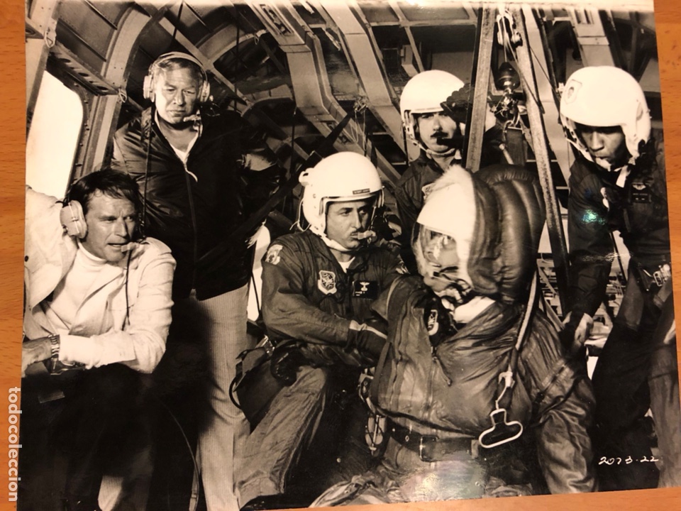 Cine: Foto original de charlton heston y george kennedy en aeropuerto 1975 20x25 cm