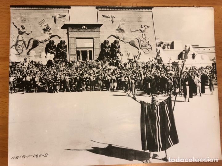 Cine: Foto original 24x18 los Diez Mandamientos cecil b de mille charlton heston