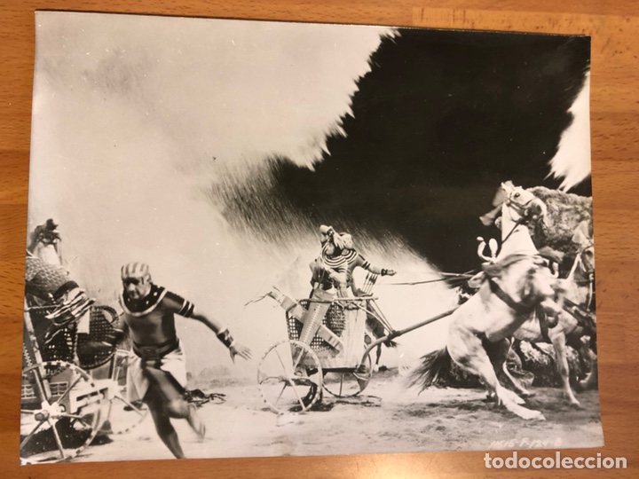 Cine: Foto original 24x18 los Diez Mandamientos cecil b de mille charlton heston