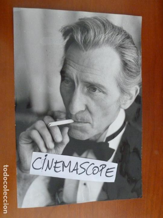 Cine: peter cushing fumando tabaco foto original antigua