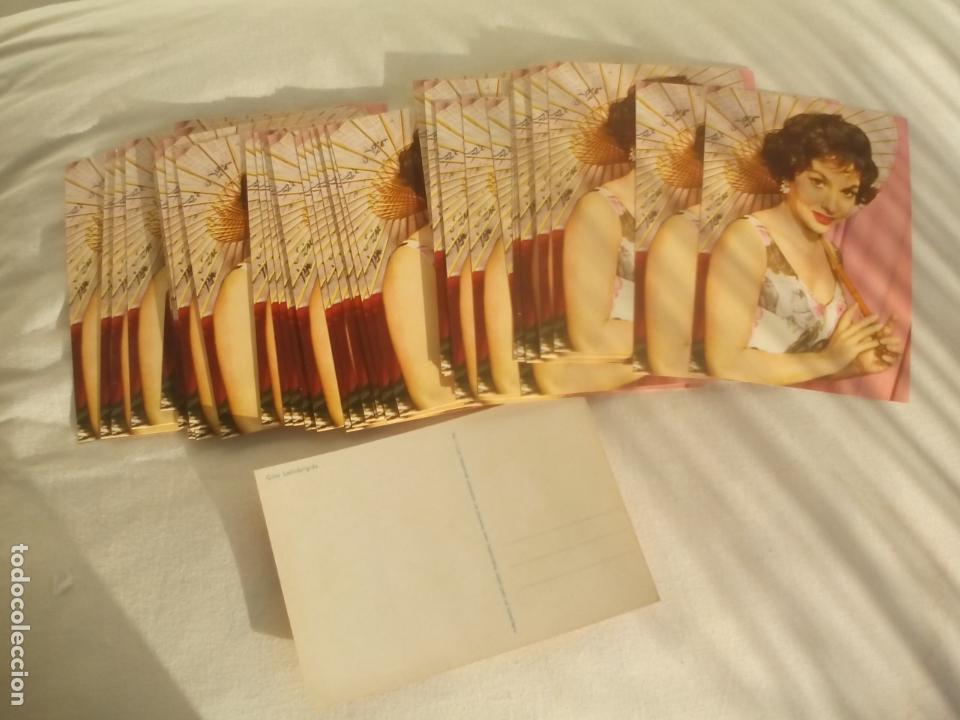 Kino: LOTE DE 70 POSTALES, IGUALES, ACTRIZ GINA LOLLOBRIGIDA PUBLISHED BY EAST-WEST PUBLISHERS. POSTCARD