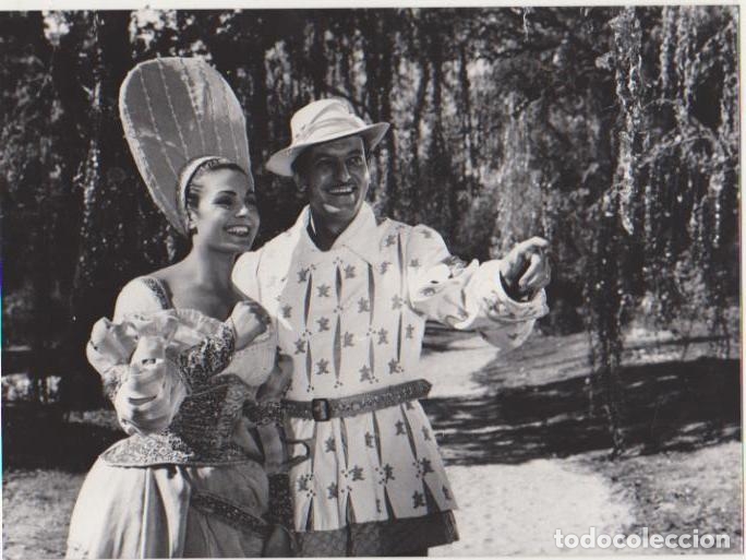 Cine: Fotograf&iacute;a (18x24) Carmen Sevilla y Alberto Closas en La Fierecilla domada