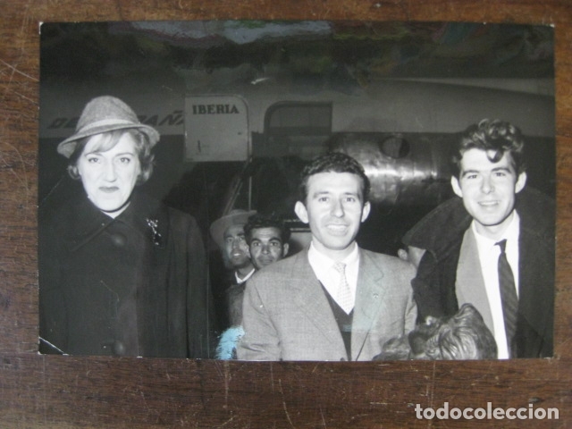 Cine: antonio salcedo mary santpere edward st john - foto original b/n 11x17cm - aeropuerto barajas iberia