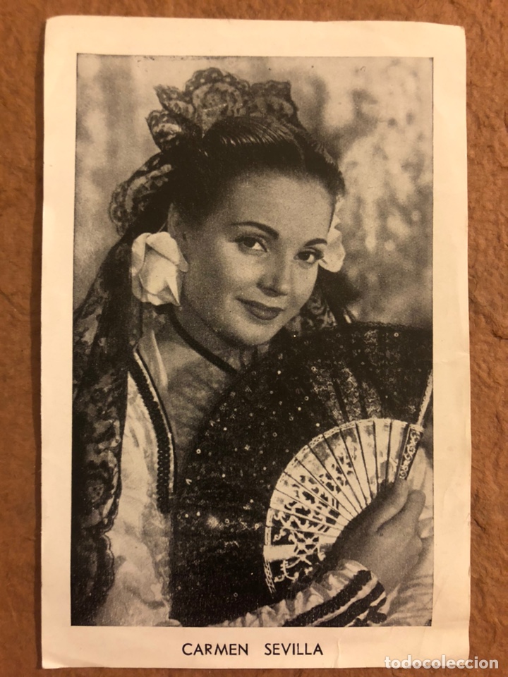 Cine: CARMEN SEVILLA, EN UNA CALLE CUALQUIERA DE LA PEL&Iacute;CULA UN CABALLERO ANDALUZ. OBSEQUIO FLORITA 1960