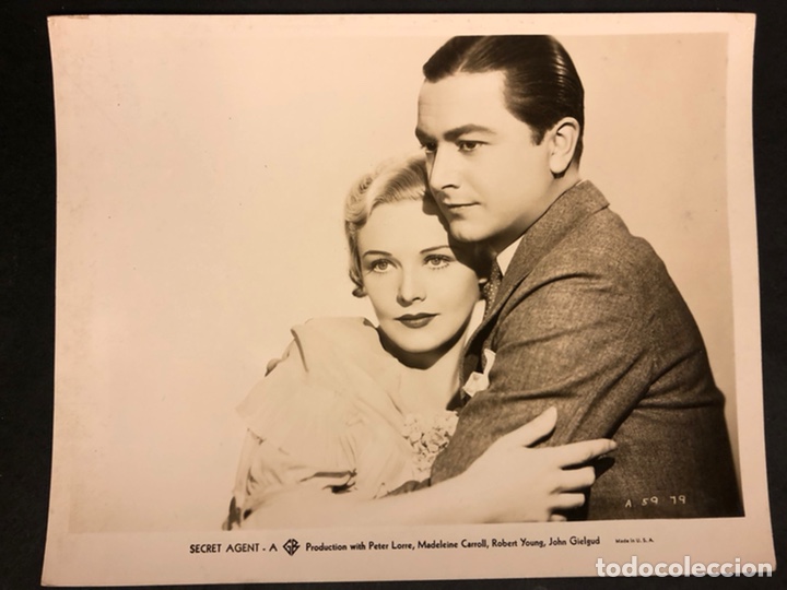 Cine: Foto original Gaumont British de Robert Young y Madeleine Carroll el agente secreto Alfred Hitchcock