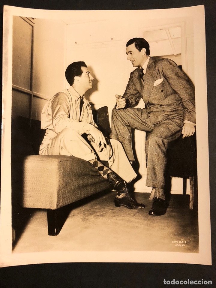 Cine: Foto original MGM de Robert Taylor y Walter Pidgeon 25 x 20 cm