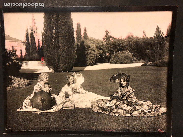 Cine: Foto original de rodaje en Montjuic de Suzanne Bianchetti violetas imperiales 18 x 13,5 cm