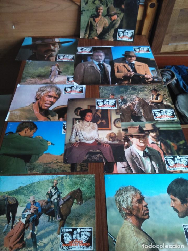 Cine: LOS ULTIMOS HOMBRES DUROS -- 12 FOTOCROMOS ORIGINALES -- CHARLTON HESTON Y JAMES COBURN --