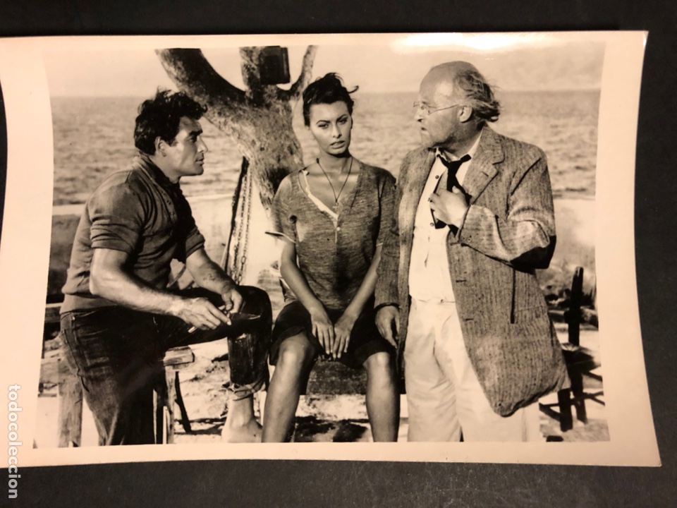 Cine: Foto original de Jorge mistral y sofia loren.la sirena y el delfin 18 x 12 cm
