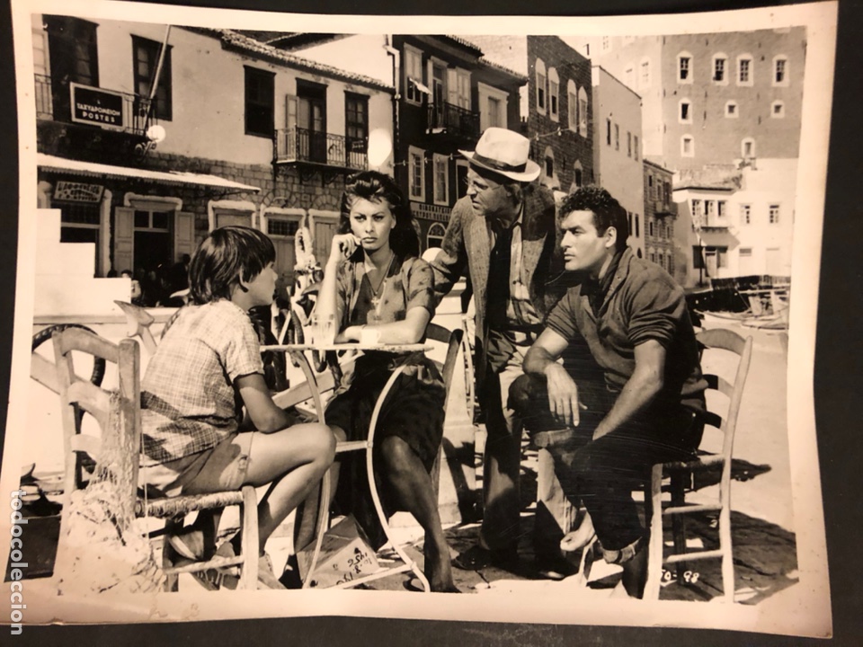 Cine: Foto original de Jorge mistral y sofia loren.la sirena y el delfin 18 x 12 cm