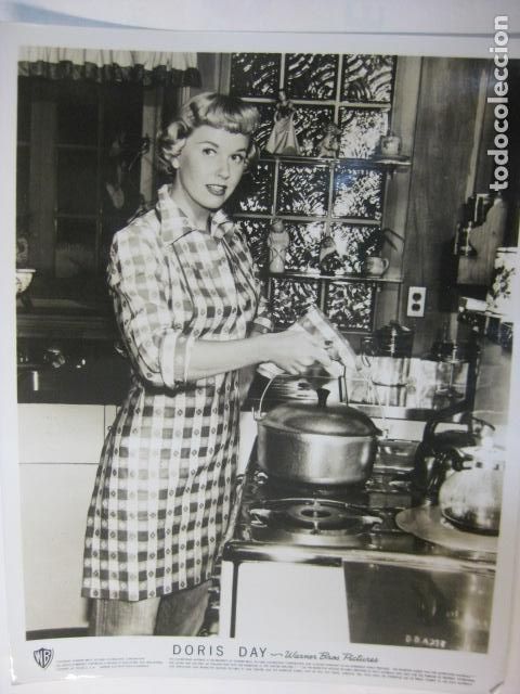 Cine: doris day - foto b/n original - kitchen cooking
