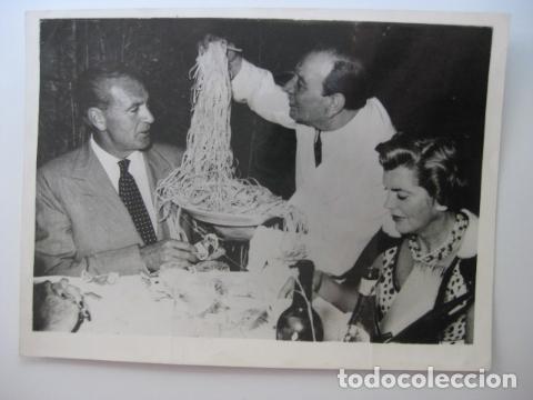 Cine: gary cooper - foto original b/n - 1953 veronica balfe eating spaghetti 15x21