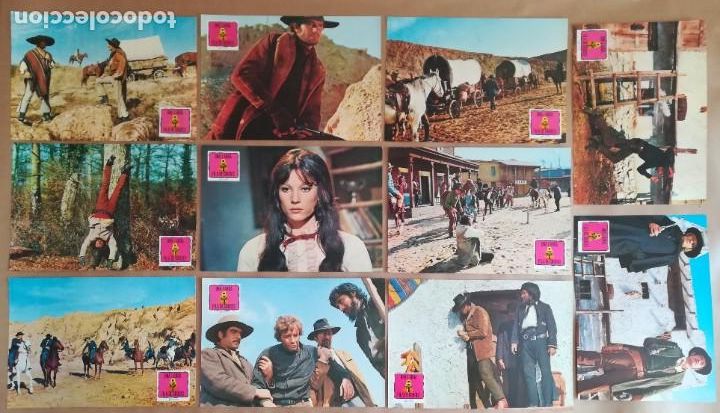 Cine: 11 FOTOCROMOS PEL&Iacute;CULA UNA LARGA FILA DE CRUCES