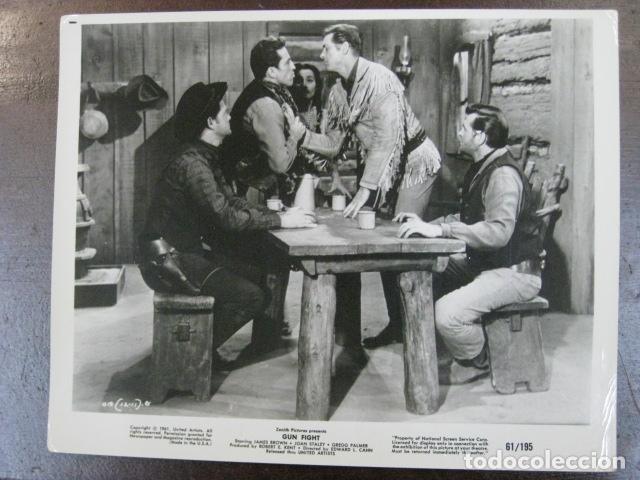 Cine: gun fight - foto original b/n - james brown western Edward L. Cahn film