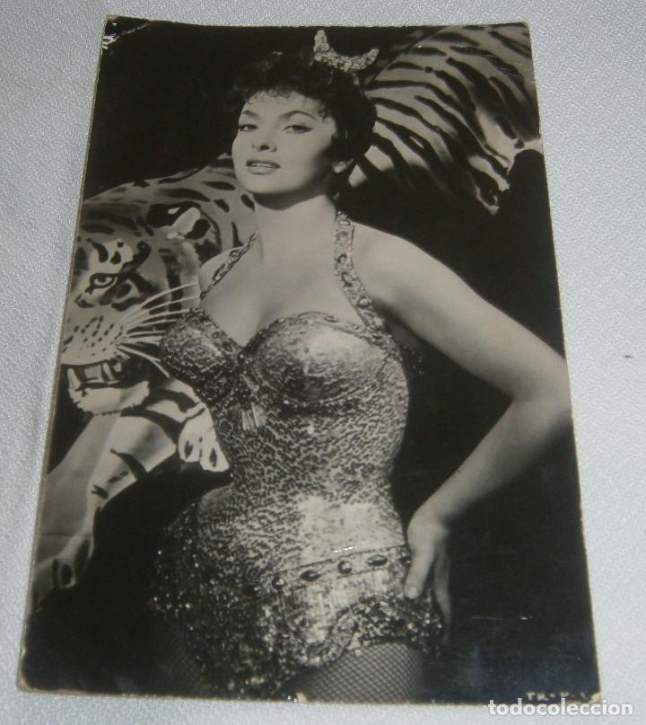 Kino: foto postal Gina Lollobrigida en la pelicula Trapecio