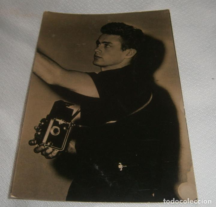 Cine: foto postal James Dean en la pelicula (Rebelde sin causa) archivo bermejo n&ordm; 283/6674