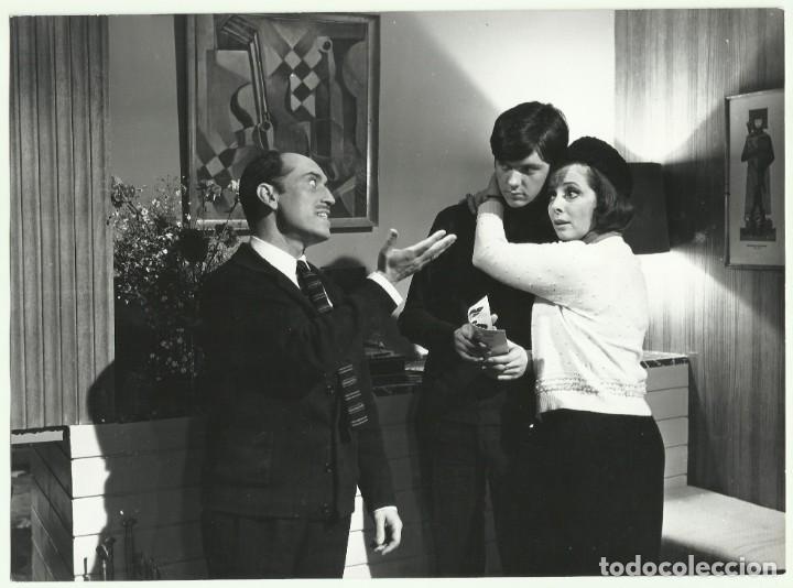 Cine: F31439 JOSE LUIS LOPEZ VAZQUEZ MARGOT COTTENS CAMILO SESTO LOS CHICOS DEL PREU FOTO B/N ORG ESPA&Ntilde;OLA