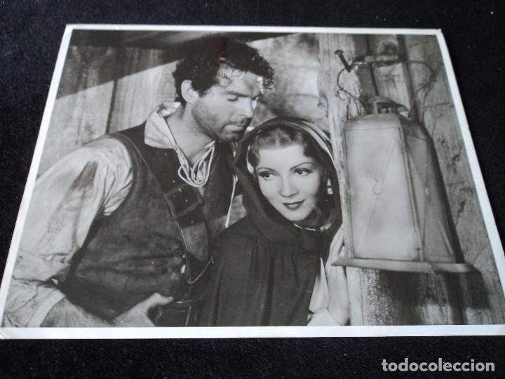 Cine: FOTOGRAFIA GRAN TAMA&Ntilde;O FRED MACMURRAY Y CLAUDETTE COLBERT 21,5 X 17 CM