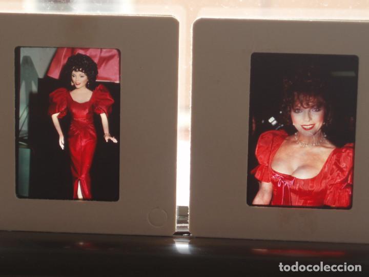 Cine: 2 DIAPOSITIVA DE PRENSA 5X 5. JOAN COLLINS. DYNASTY. DOLL RED. ALELIX. DINASTIA