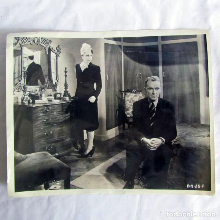 Cinema: Fotograf&iacute;a de los actores brit&aacute;nicos Ralph Michael y Googie Withers en Dead of Nigh 1945